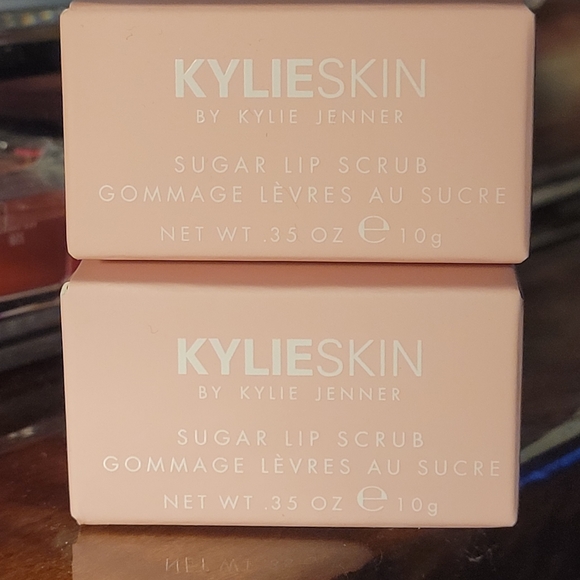 Kylie Skin Sugar Lip Scrub - Picture 3 of 3